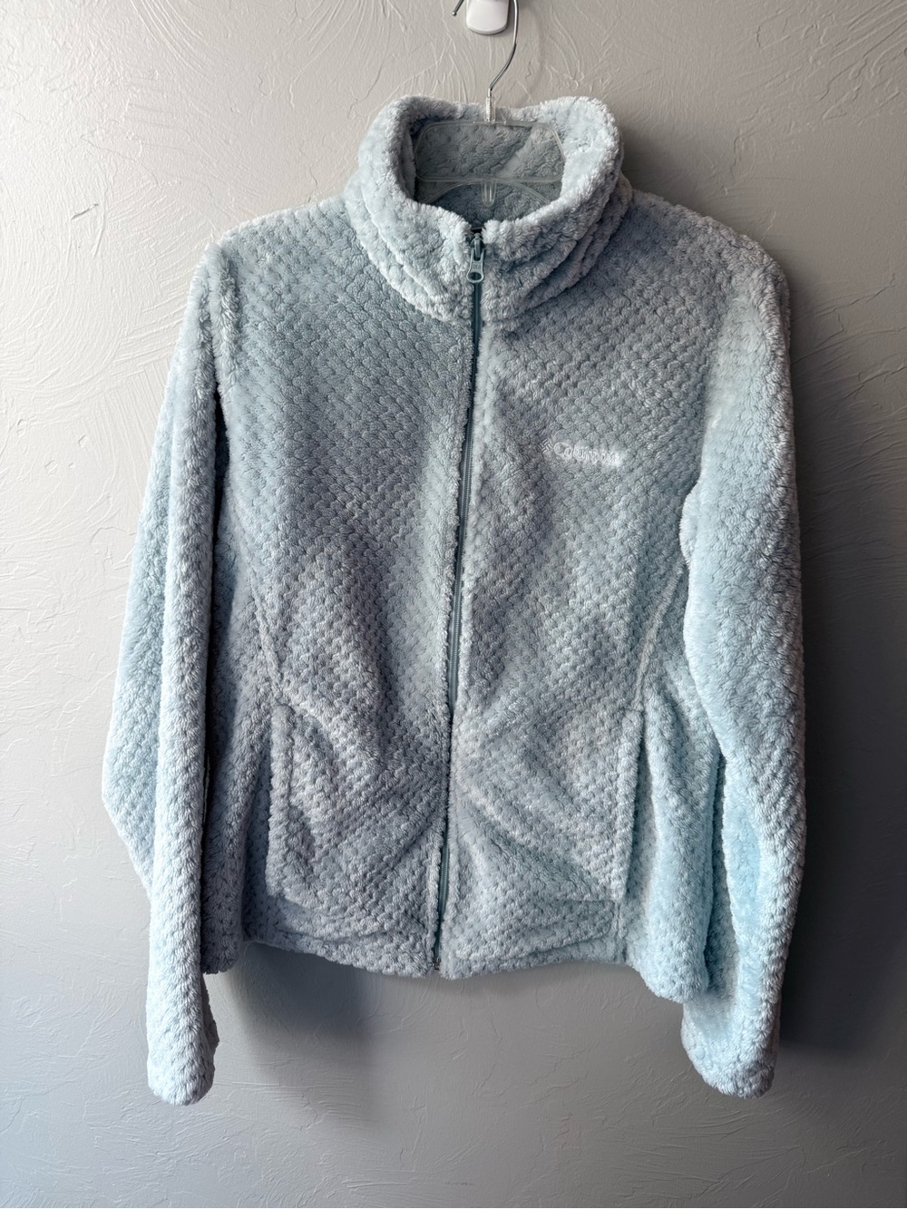 Columbia Women’s Light Blue Fuzzy Zip Up Jacket Medium Soft Fleece Coat